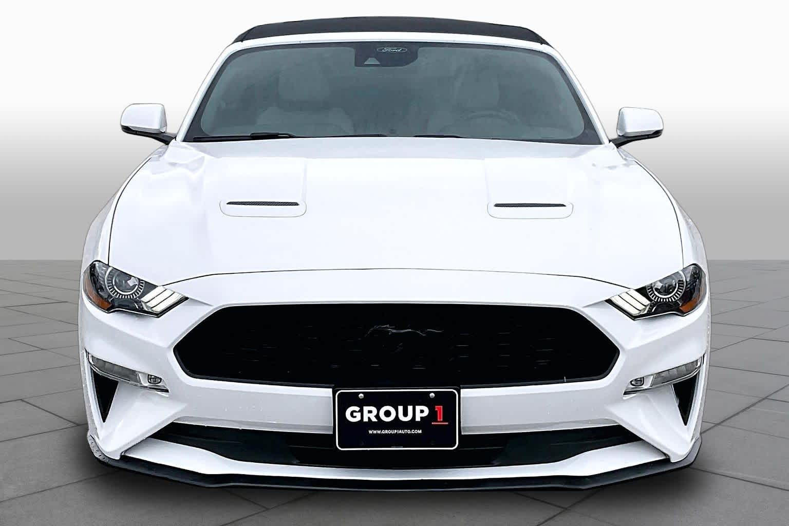 2019 Ford Mustang photo 4 of 31