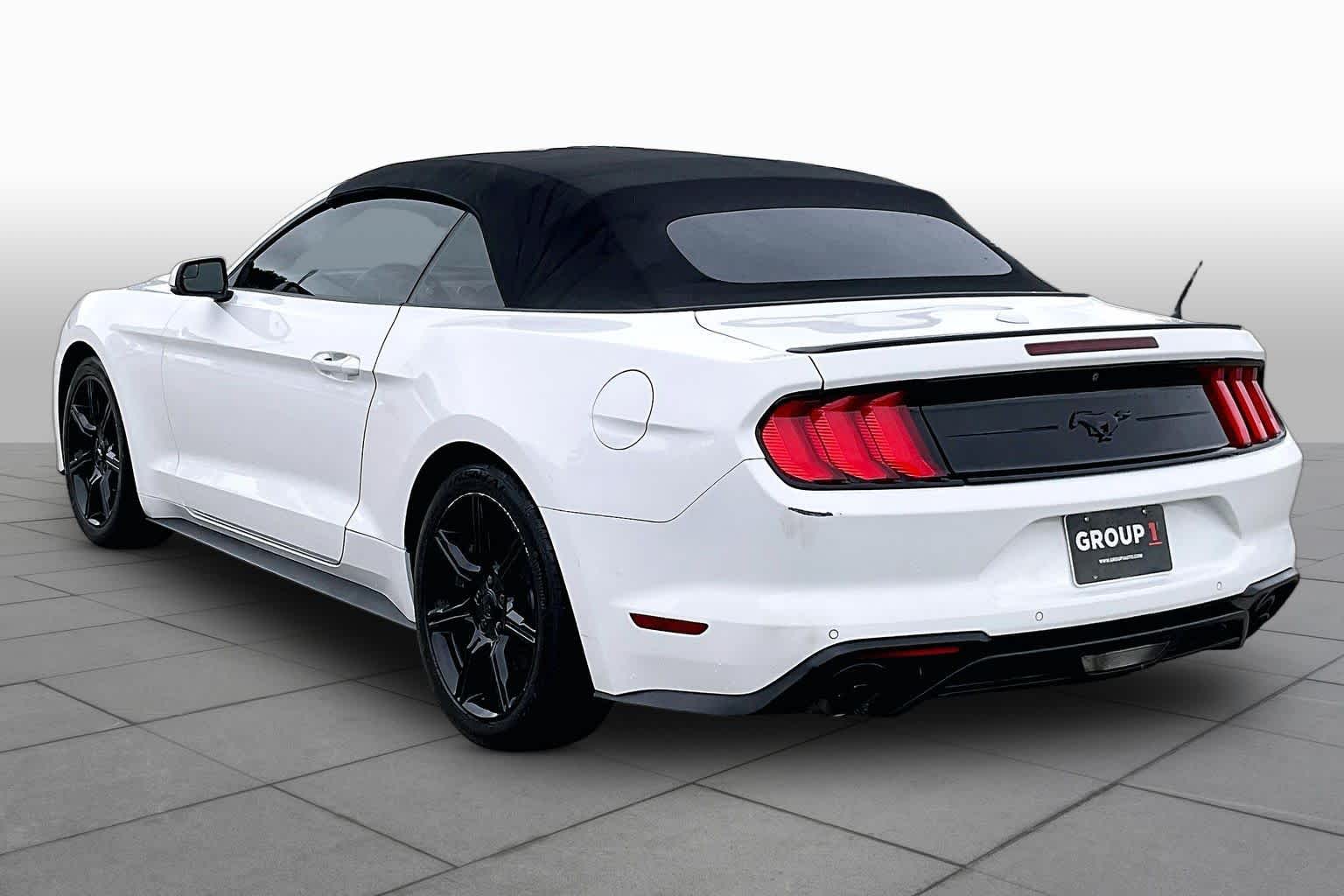 2019 Ford Mustang photo 11 of 31