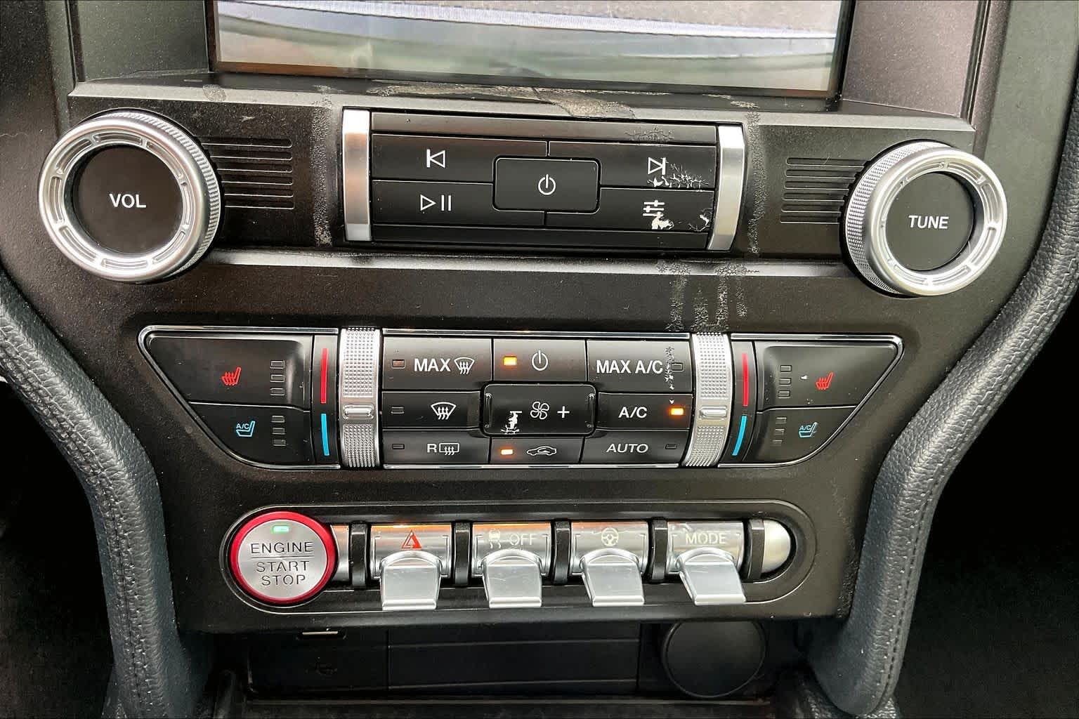 2019 Ford Mustang photo 29 of 31