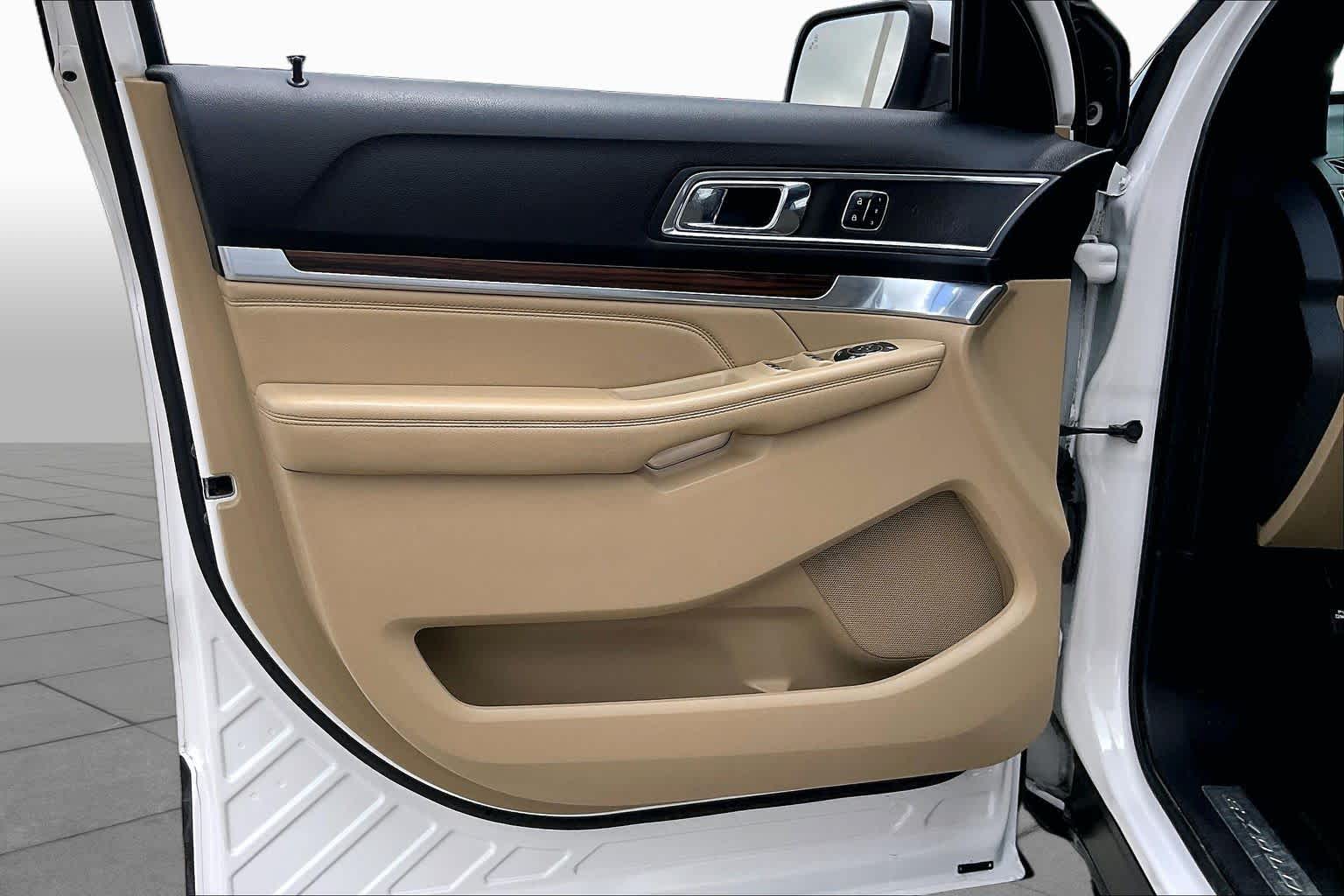 2017 Ford Explorer Limited White Platinum Metallic Tri-Coat at AutoNation USA Houston