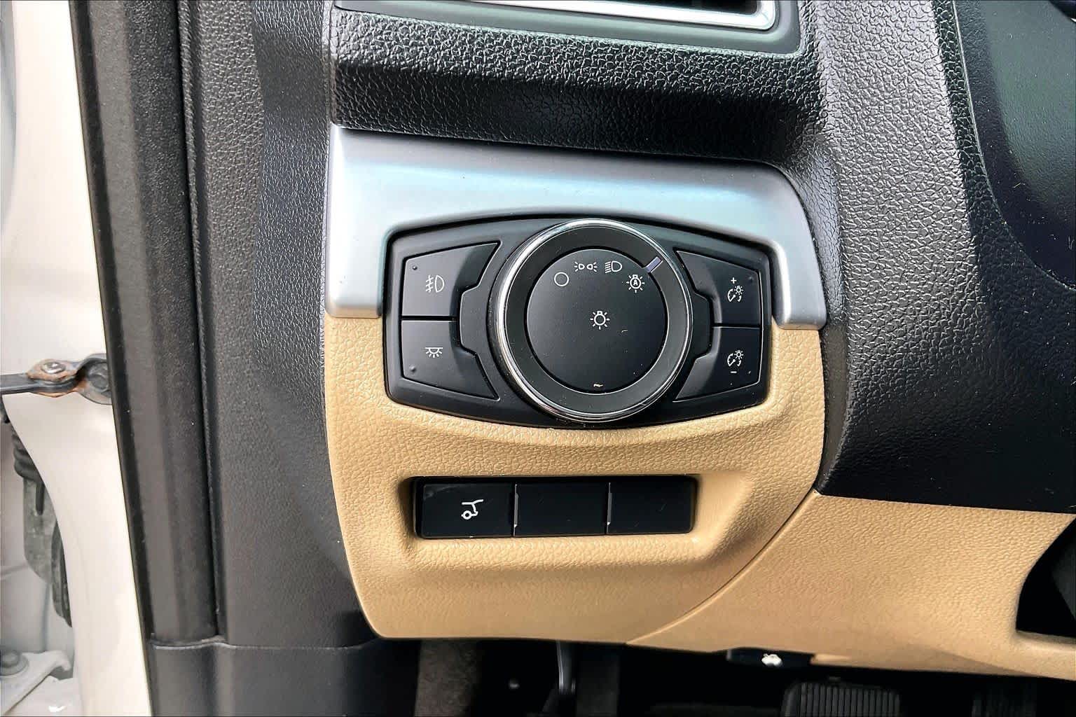 2017 Ford Explorer Limited White Platinum Metallic Tri-Coat at AutoNation USA Houston