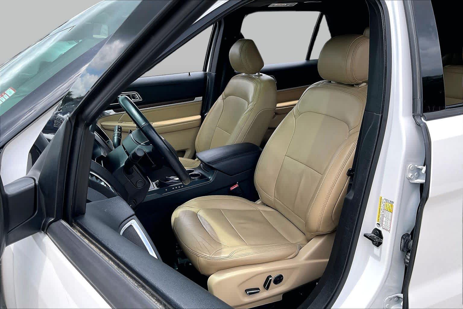 2017 Ford Explorer Limited White Platinum Metallic Tri-Coat at AutoNation USA Houston