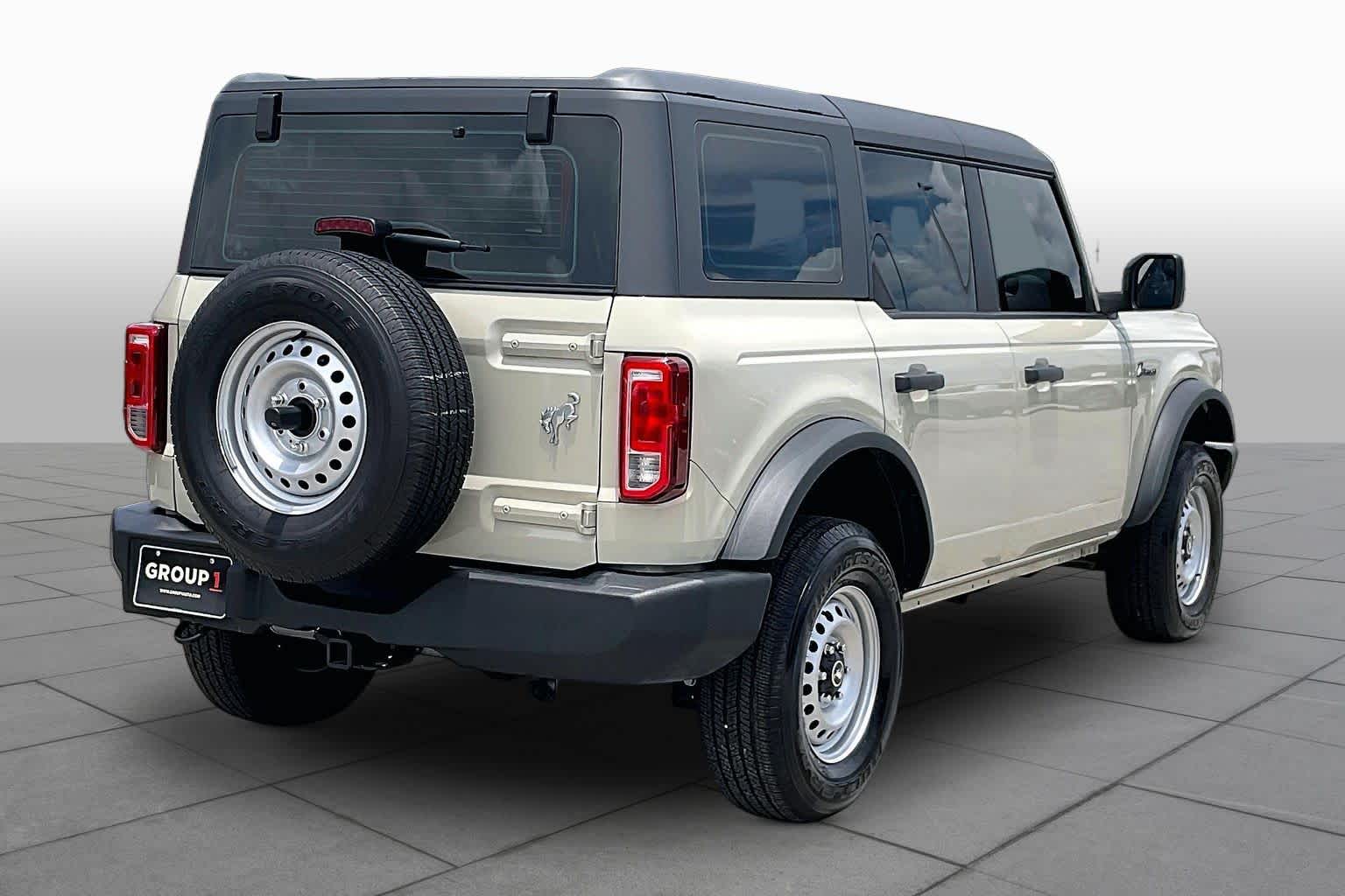 2025 Ford Bronco Base - 11