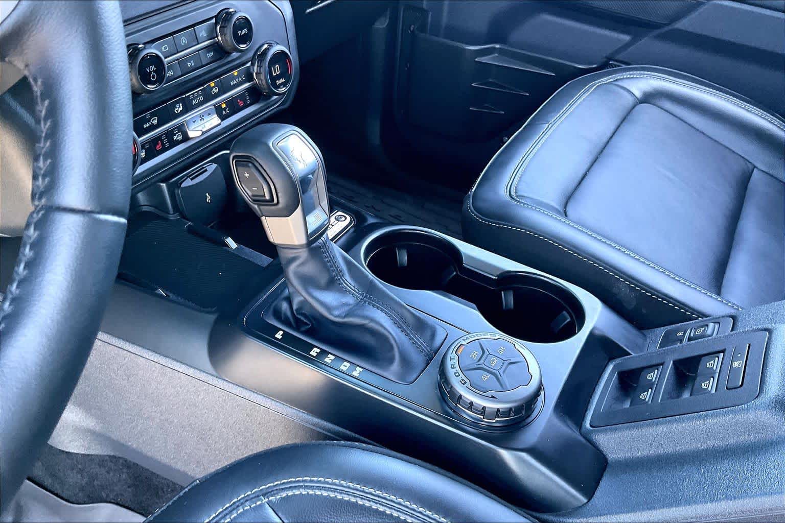 2025 Ford Bronco photo 14 of 32