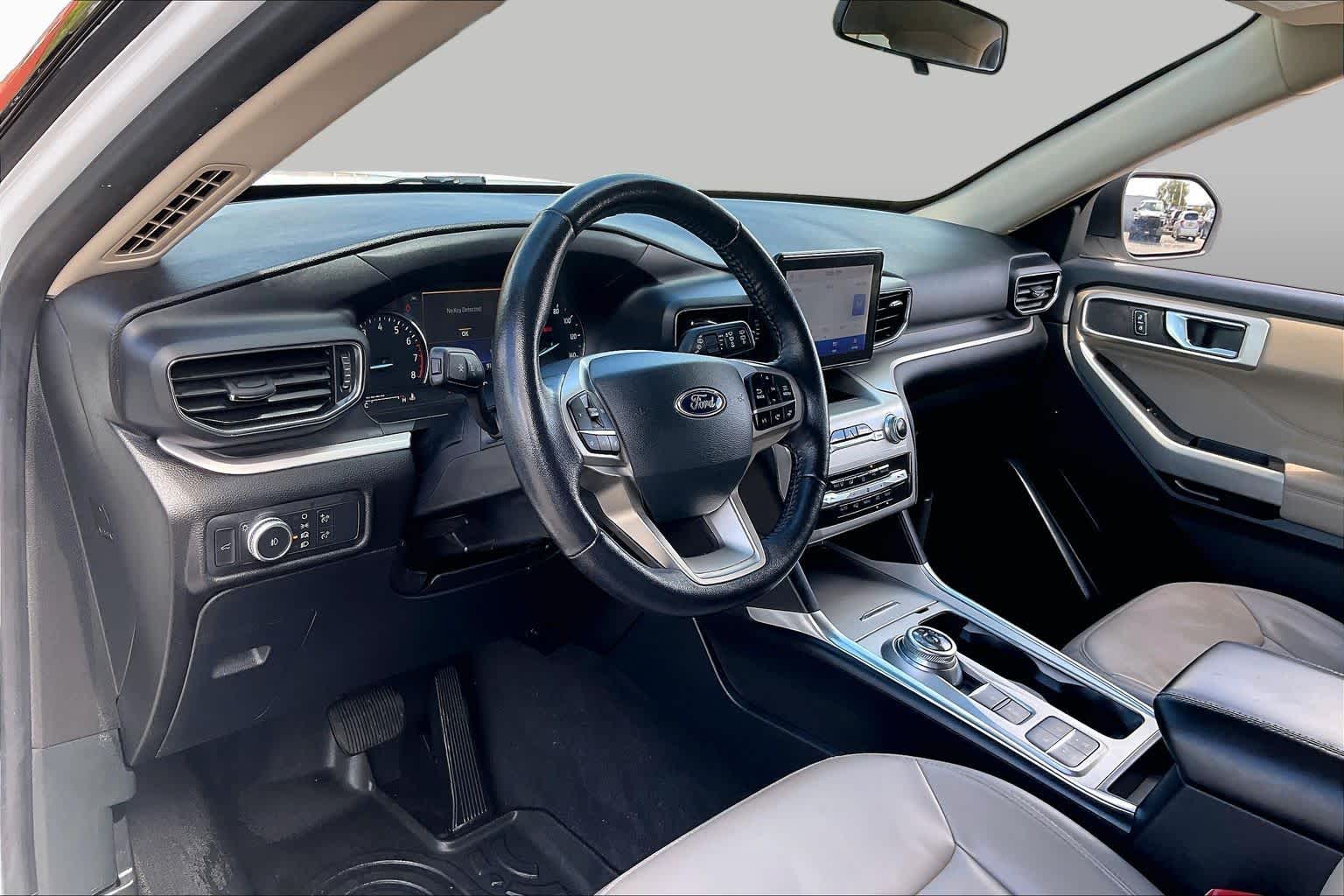 2022 Ford Explorer XLT Oxford White at AutoNation USA Houston