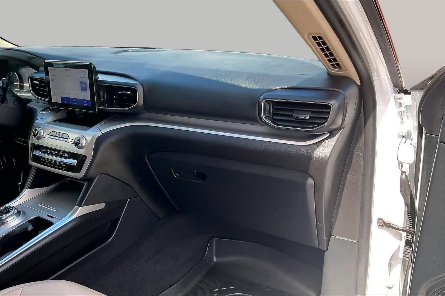 2022 Ford Explorer XLT Oxford White at AutoNation USA Houston