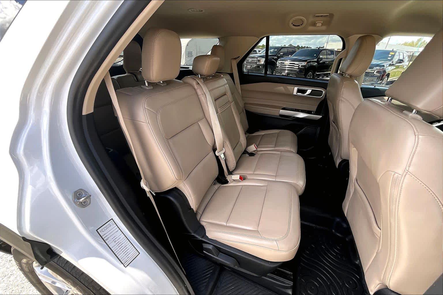 2022 Ford Explorer XLT Oxford White at AutoNation USA Houston