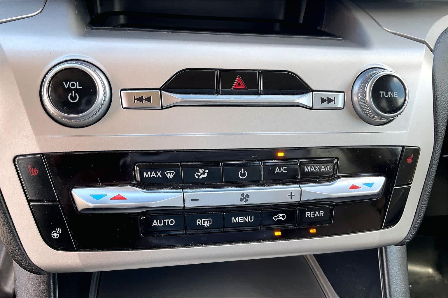 2022 Ford Explorer XLT Oxford White at AutoNation USA Houston