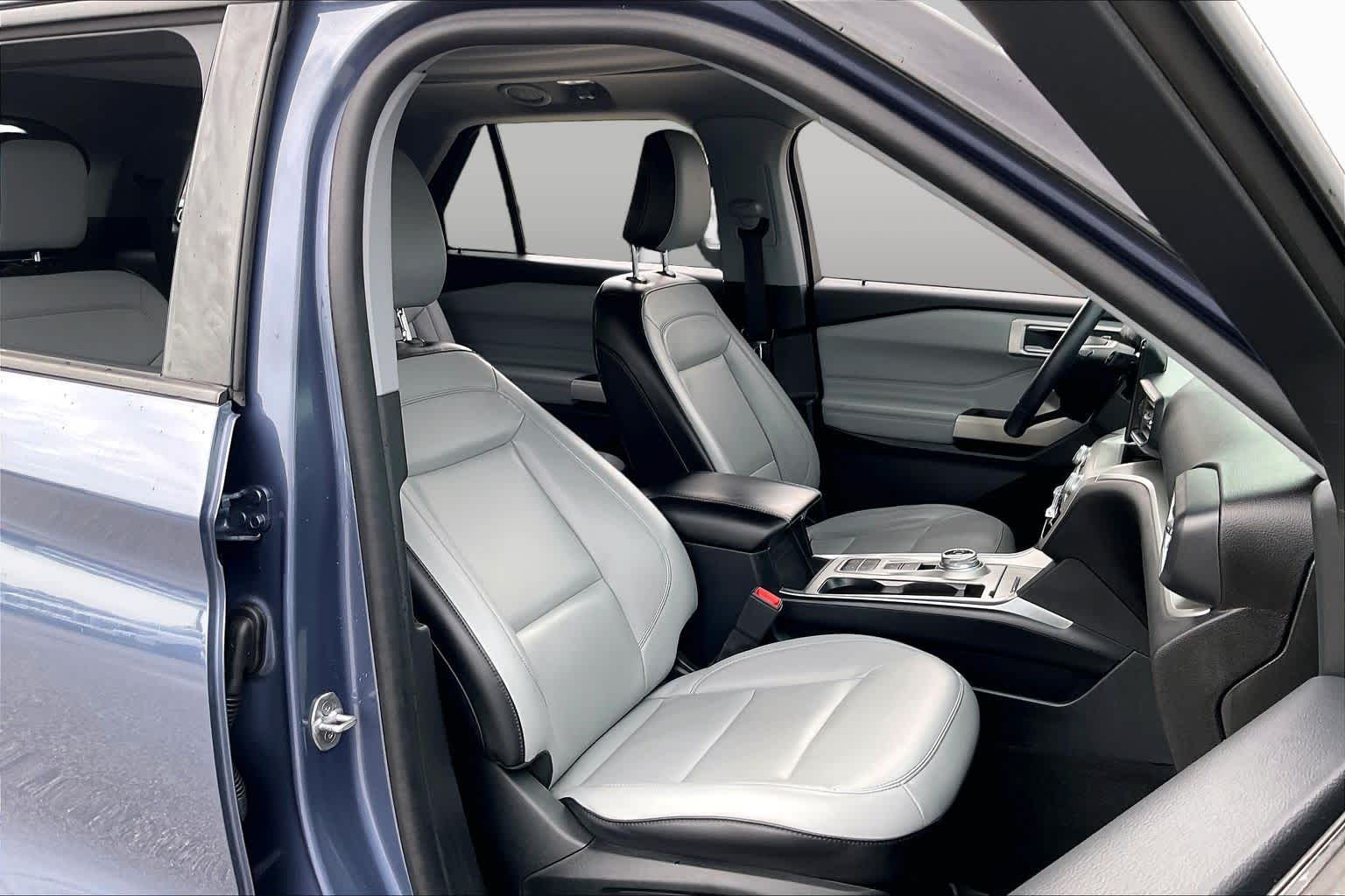 2021 Ford Explorer XLT Infinite Blue Metallic Tinted Clearcoat at AutoNation USA Katy