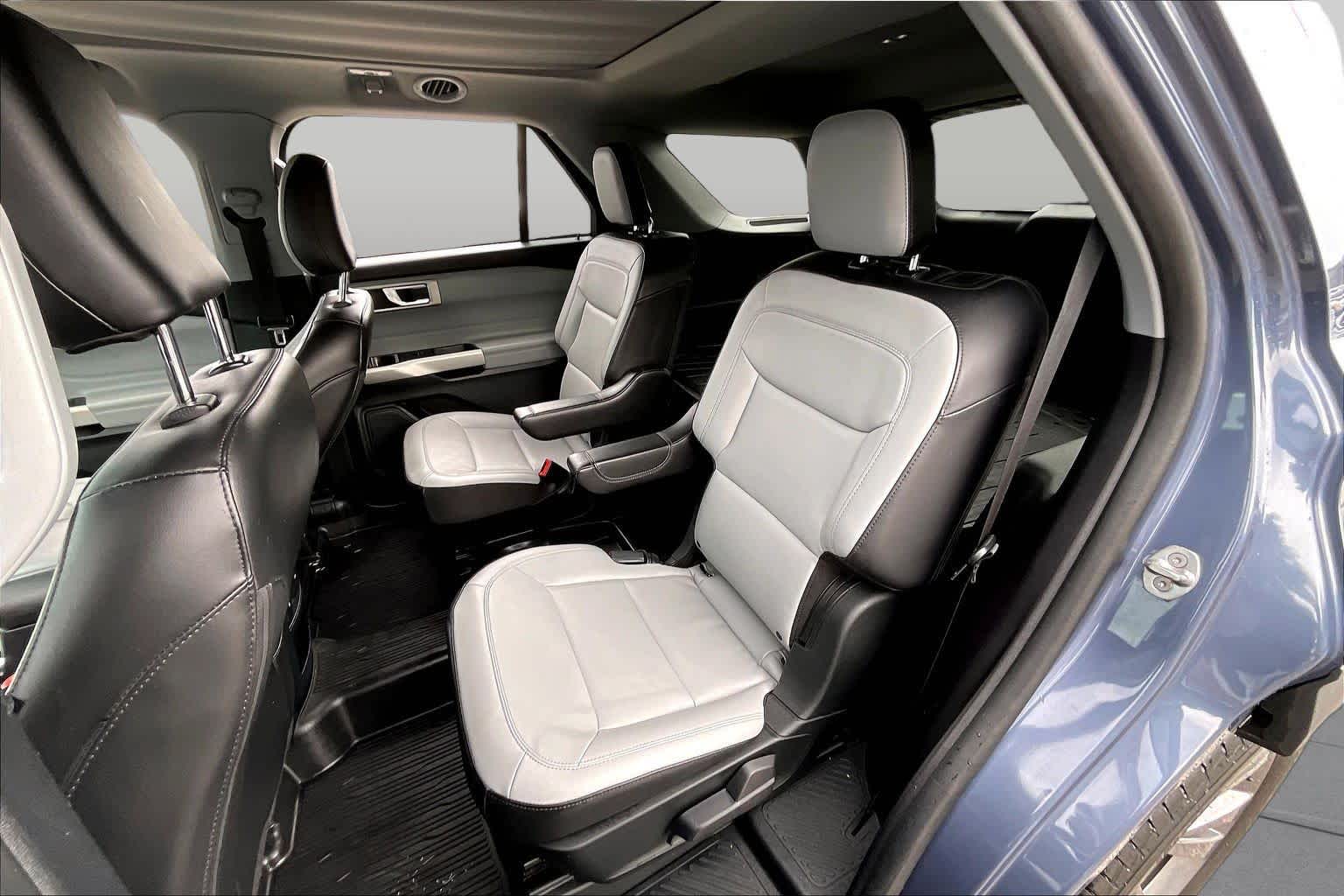 2021 Ford Explorer XLT Infinite Blue Metallic Tinted Clearcoat at AutoNation USA Katy