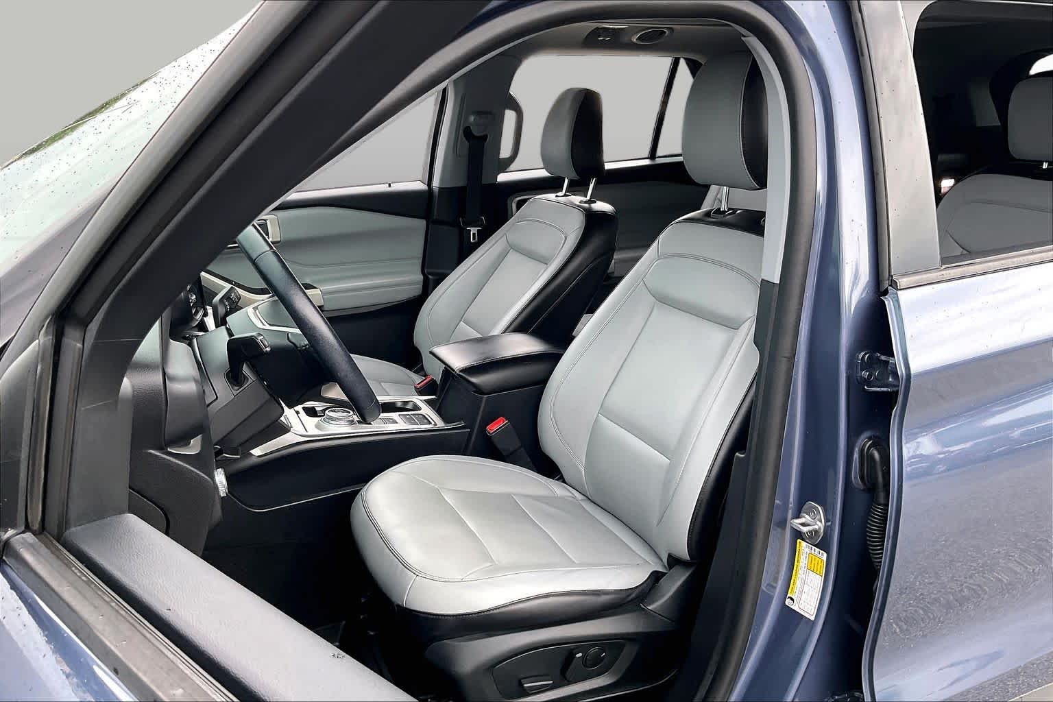 2021 Ford Explorer XLT Infinite Blue Metallic Tinted Clearcoat at AutoNation USA Katy