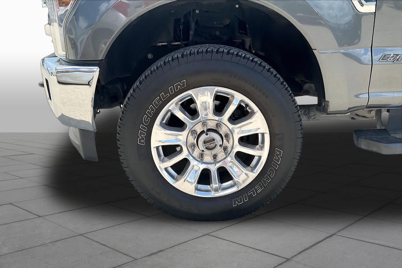 2019 Ford Super Duty F-250 Pickup photo 10 of 32