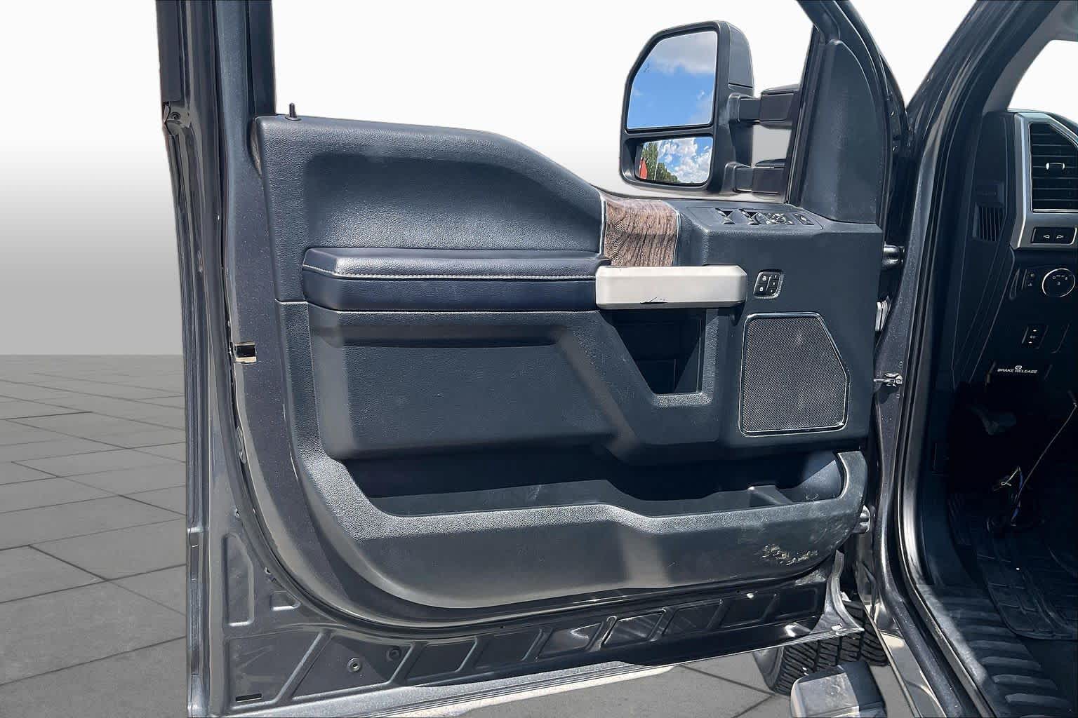 2019 Ford Super Duty F-250 Pickup photo 20 of 32