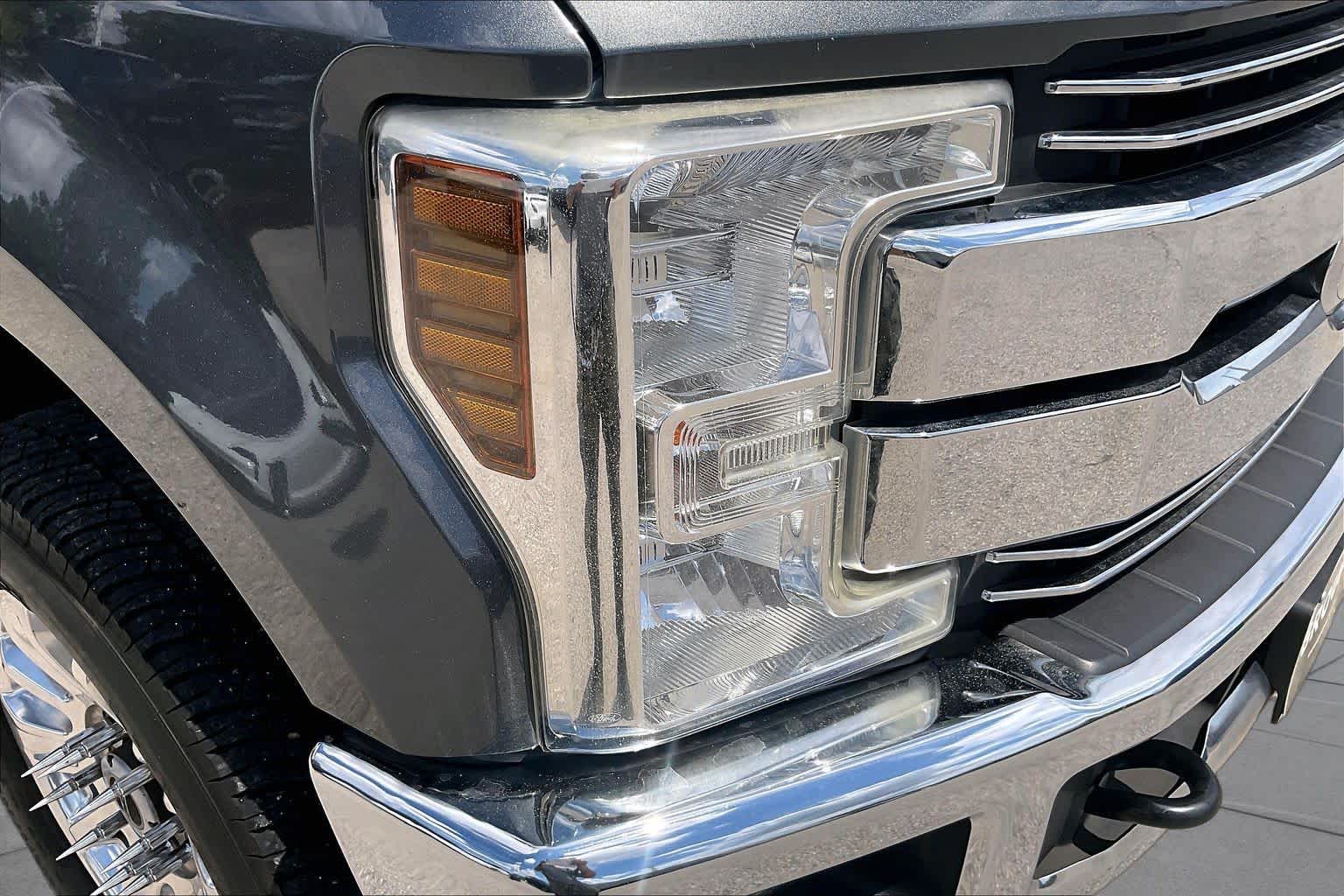 2019 Ford Super Duty F-250 Pickup photo 26 of 32