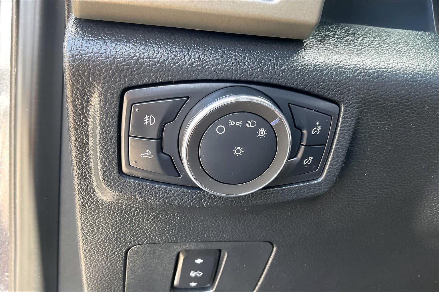 2019 Ford Super Duty F-250 Pickup photo 13 of 32