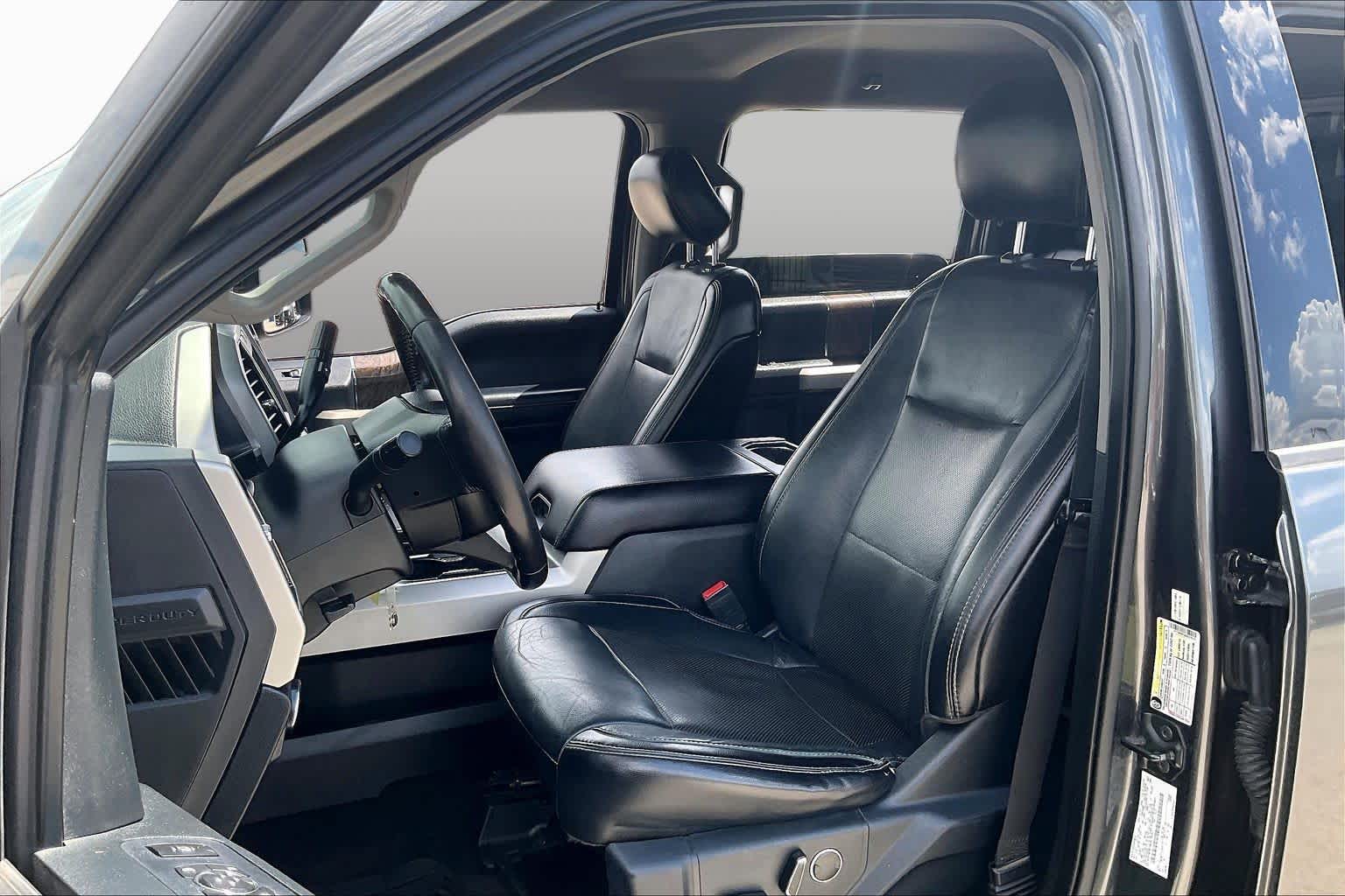 2019 Ford Super Duty F-250 Pickup photo 8 of 32
