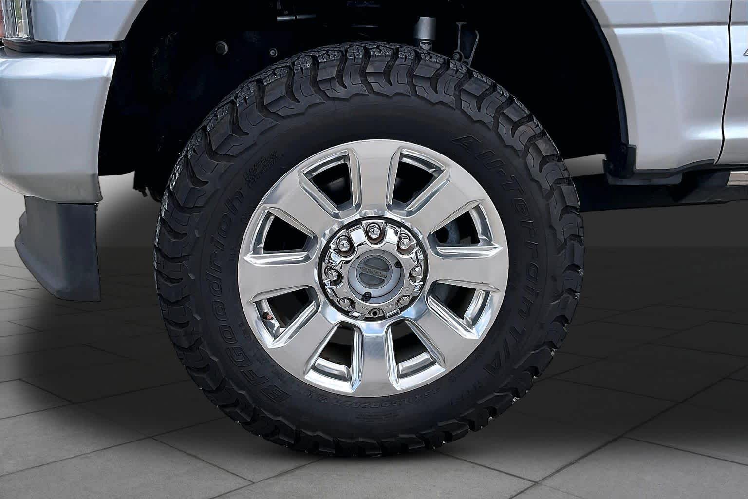 2022 Ford Super Duty F-250 Pickup Platinum - 9