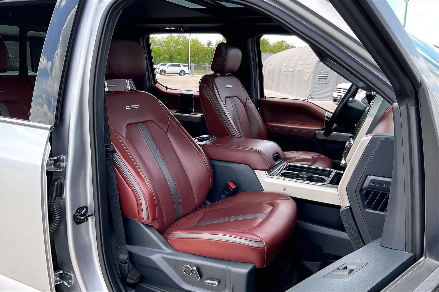 2022 Ford Super Duty F-250 Pickup Platinum - 8