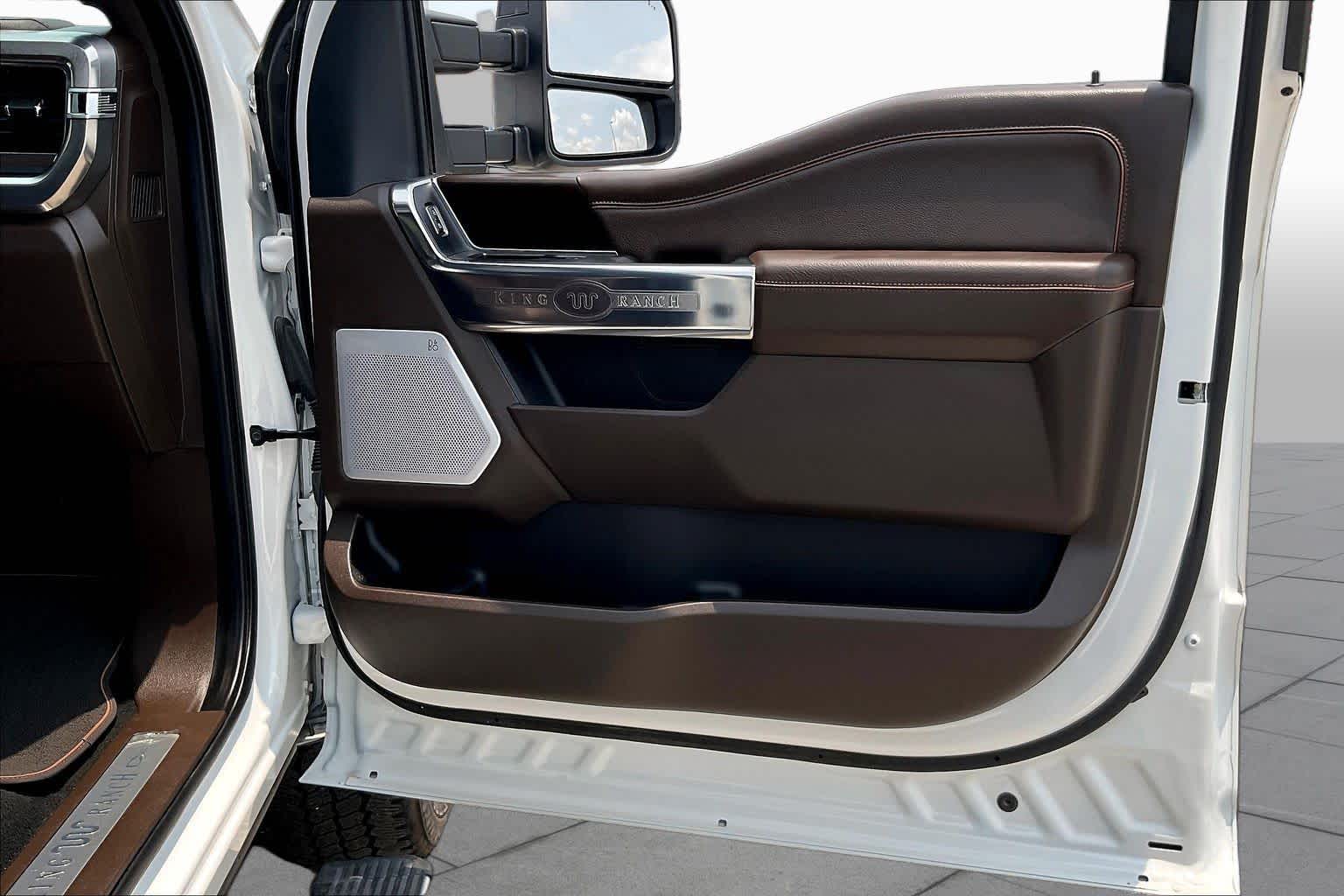 2025 Ford Super Duty F-250 Pickup King Ranch Star White Metallic Tri-Coat/Darkened Bronze at Group 1 GMC Buick South