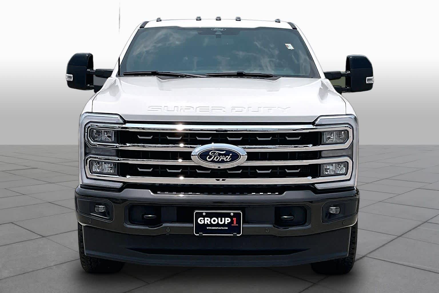2025 Ford Super Duty F-250 Pickup King Ranch Star White Metallic Tri-Coat/Darkened Bronze at Group 1 GMC Buick South