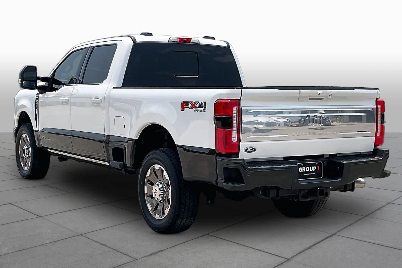 2025 Ford Super Duty F-250 Pickup King Ranch Star White Metallic Tri-Coat/Darkened Bronze at Group 1 GMC Buick South