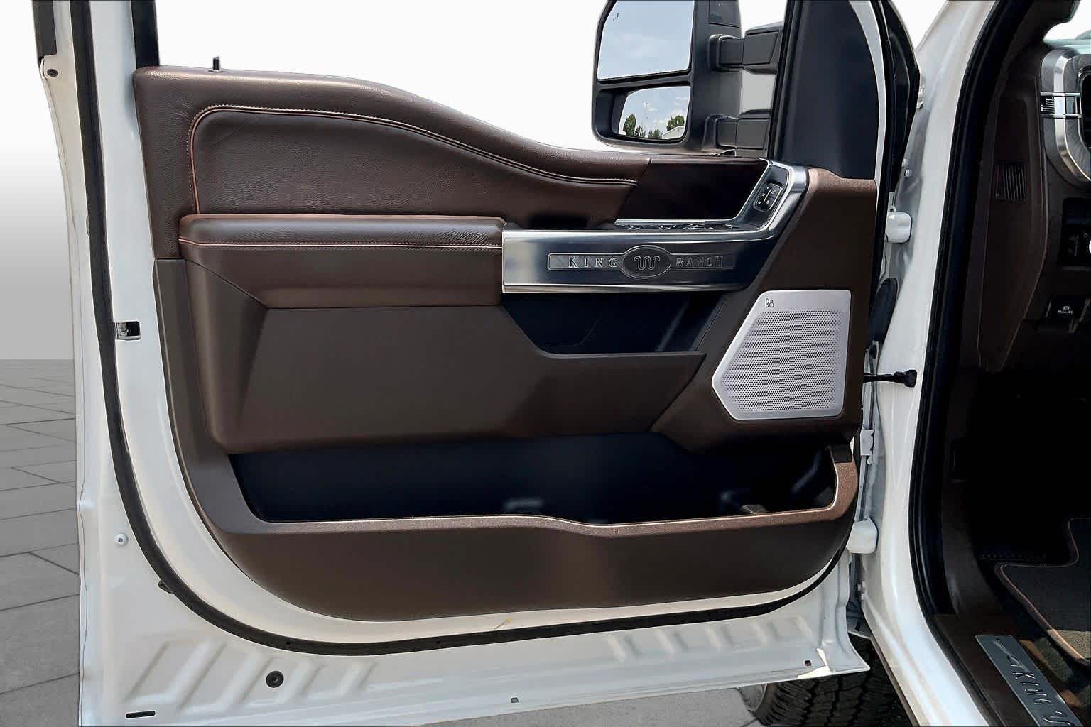 2025 Ford Super Duty F-250 Pickup King Ranch Star White Metallic Tri-Coat/Darkened Bronze at Group 1 GMC Buick South