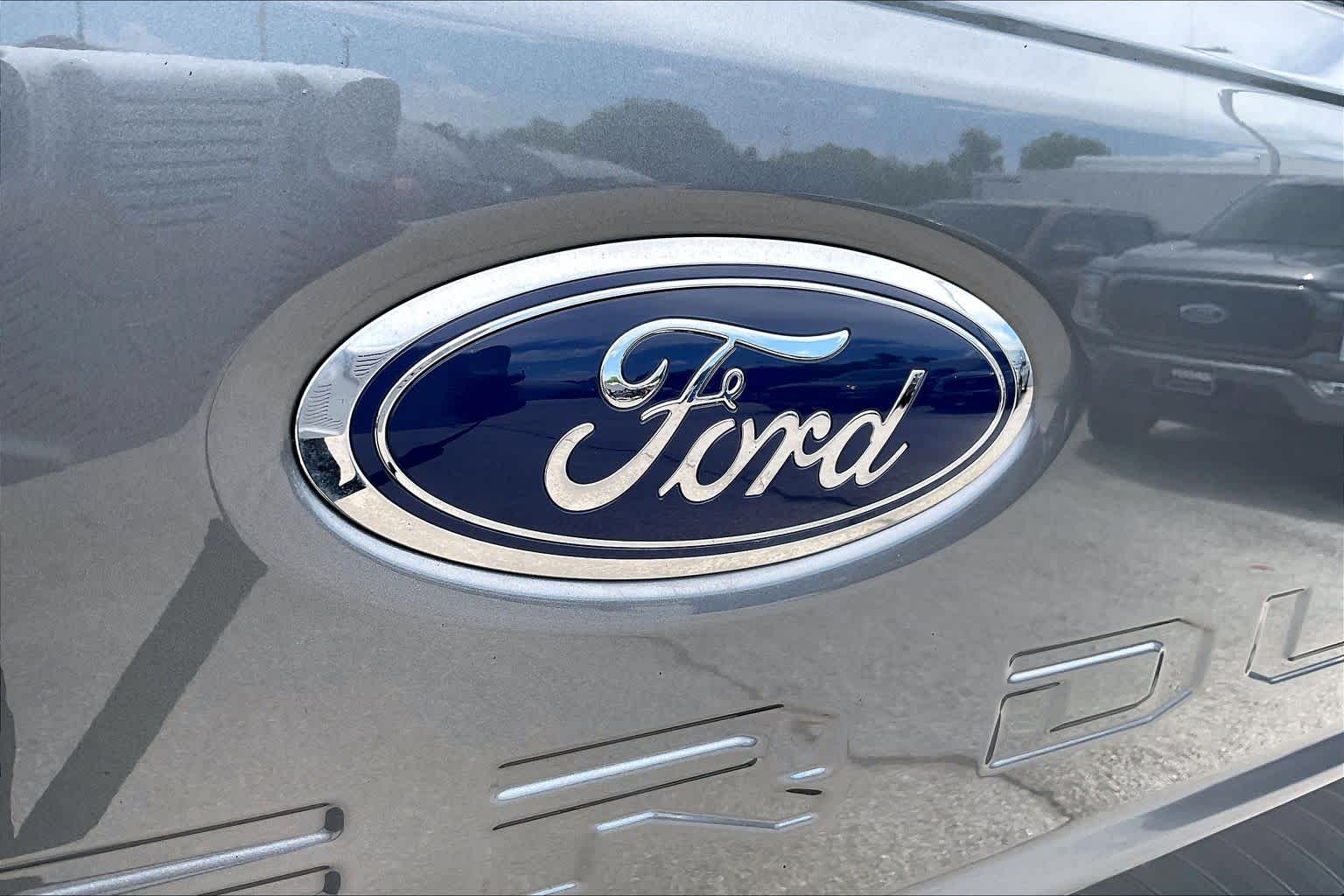 2024 Ford Super Duty F-250 Pickup LARIAT Carbonized Gray at Mac Haik Ford