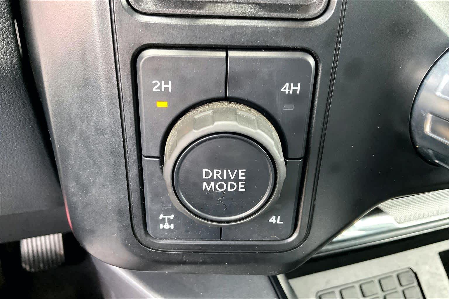 2024 Ford Super Duty F-250 Pickup LARIAT Carbonized Gray at Mac Haik Ford