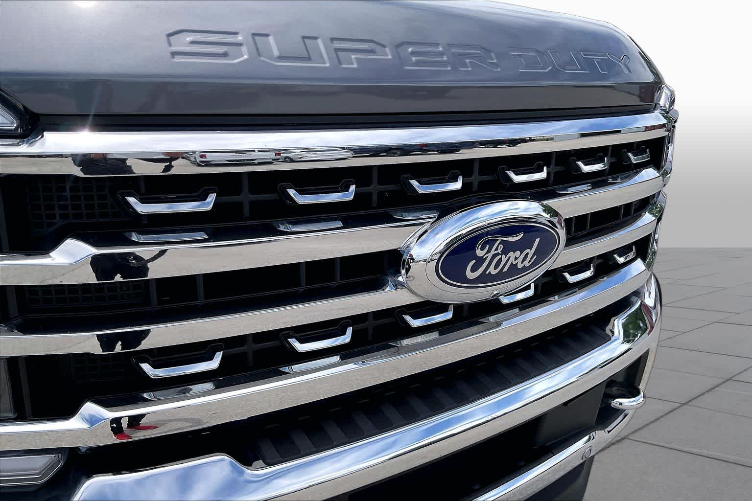 2024 Ford Super Duty F-250 Pickup LARIAT Carbonized Gray at Mac Haik Ford