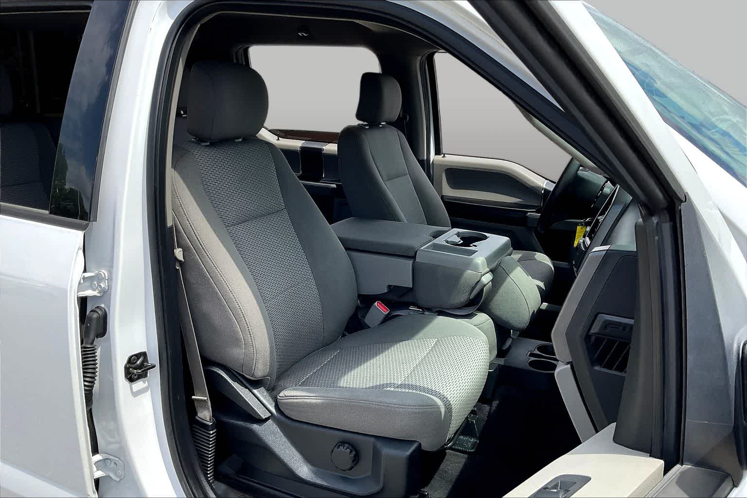 2017 Ford F-150 XLT - 8