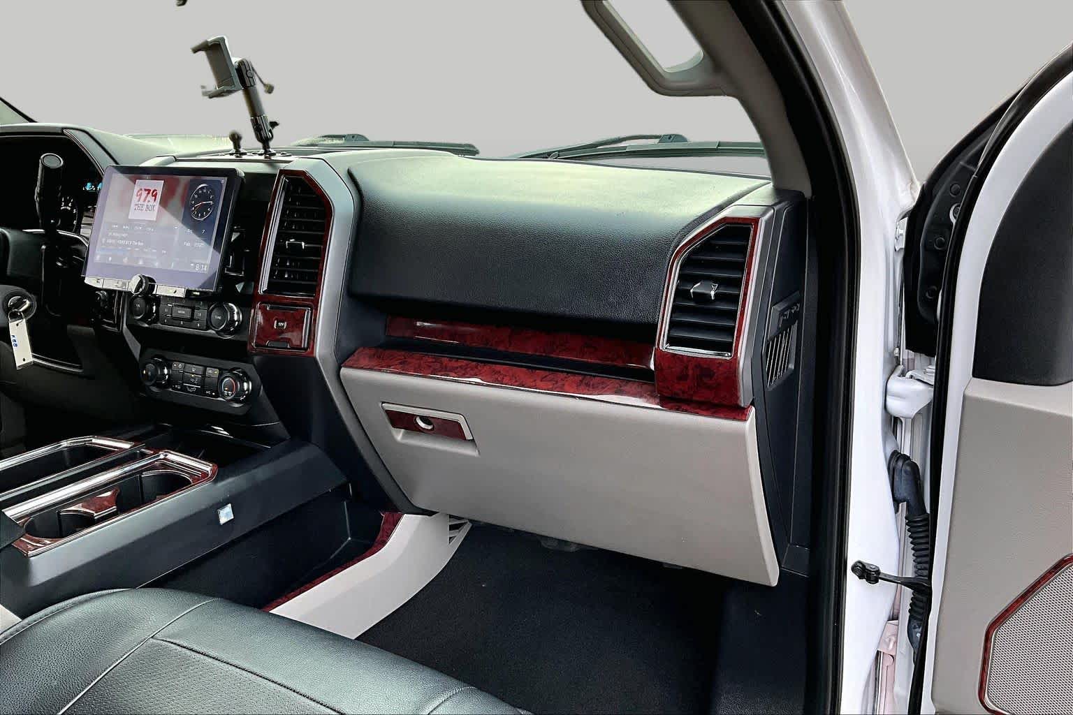 2019 Ford F-150 photo 17 of 33