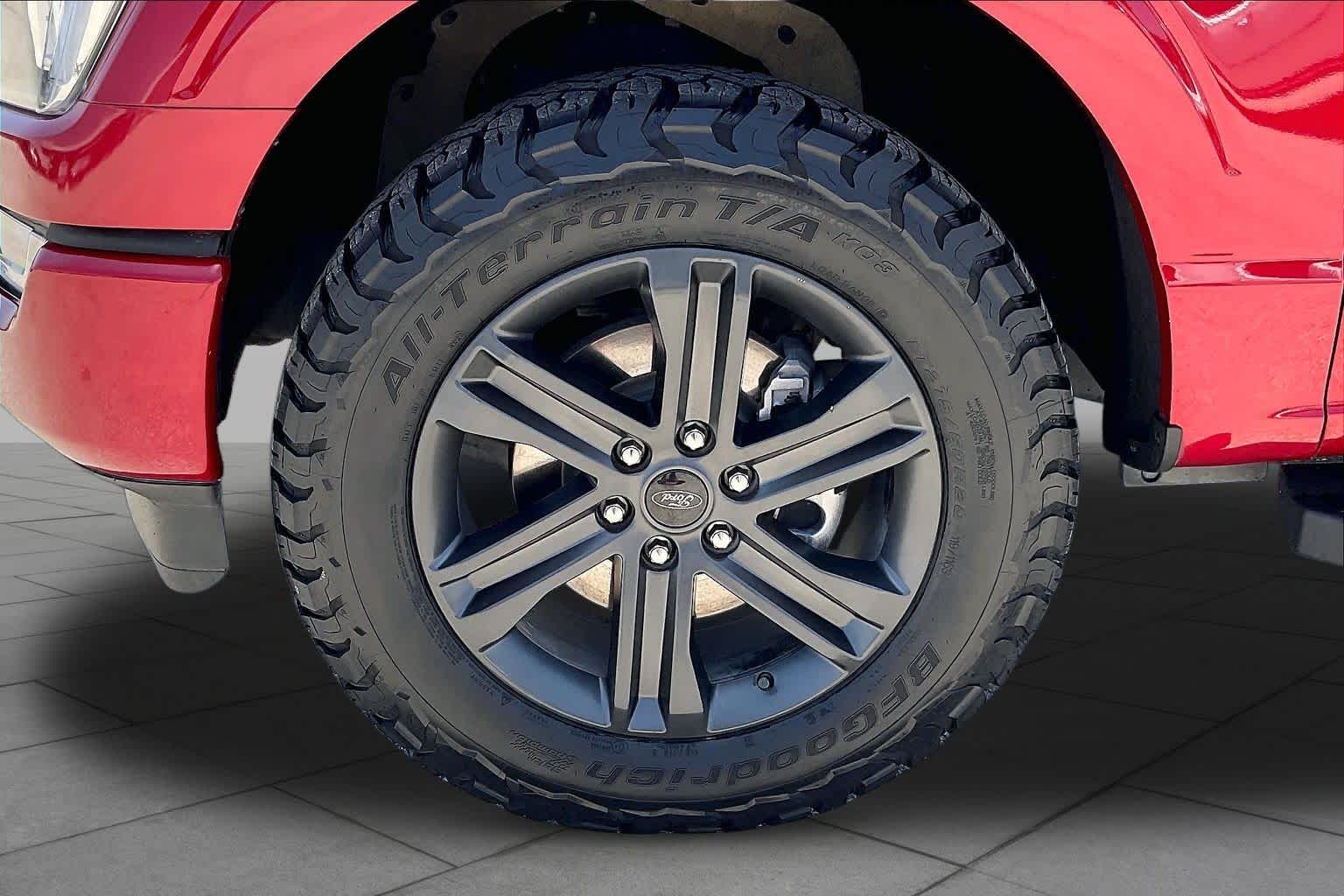2023 Ford F-150 LARIAT Rapid Red Metallic Tinted Clearcoat at Tomball Ford