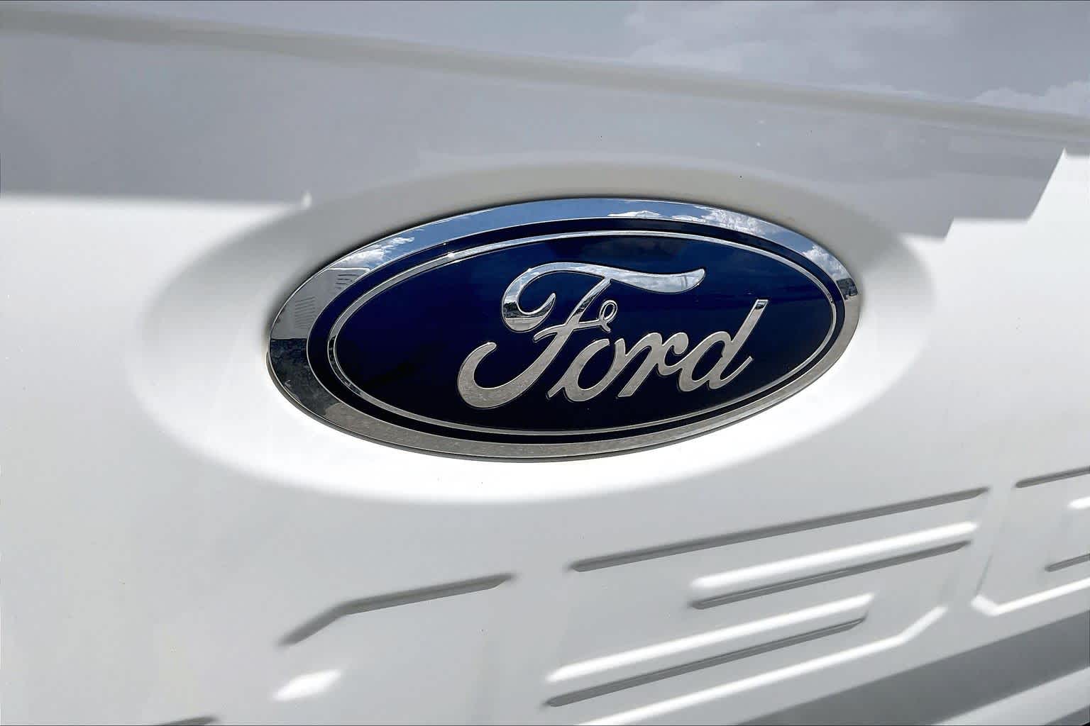 2021 Ford F-150 LARIAT Star White Metallic Tri-Coat/Stone Gray at Tomball Ford