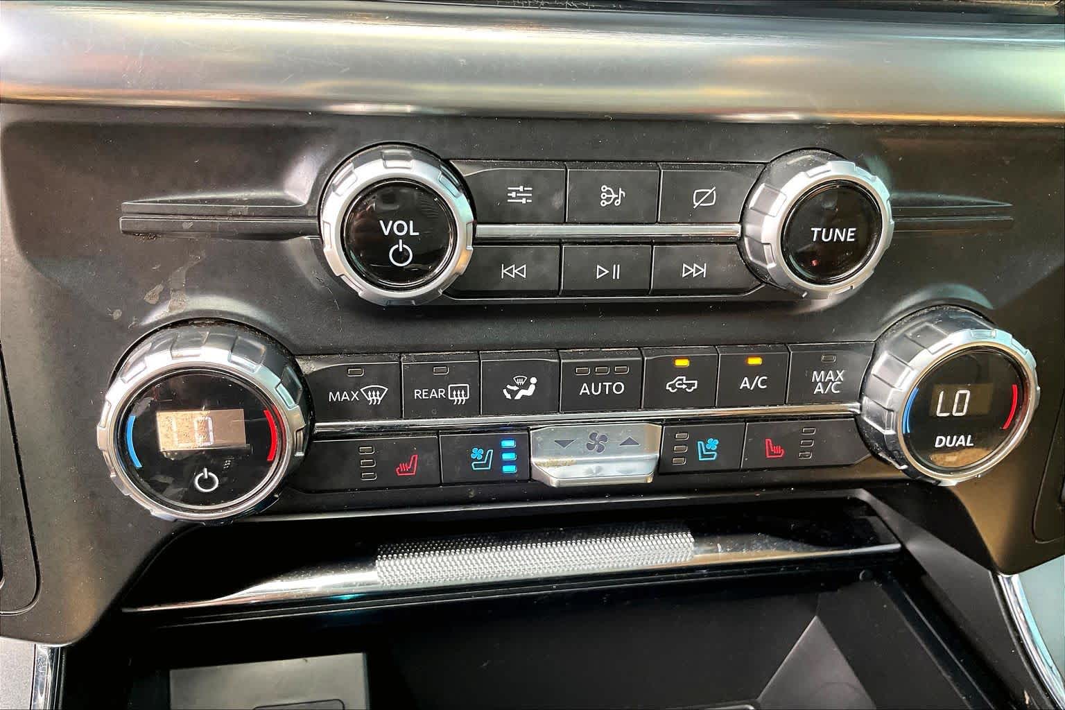 2021 Ford F-150 LARIAT Star White Metallic Tri-Coat/Stone Gray at Tomball Ford