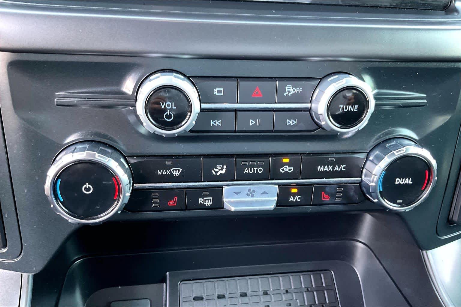 2025 Ford F-150 photo 33 of 34
