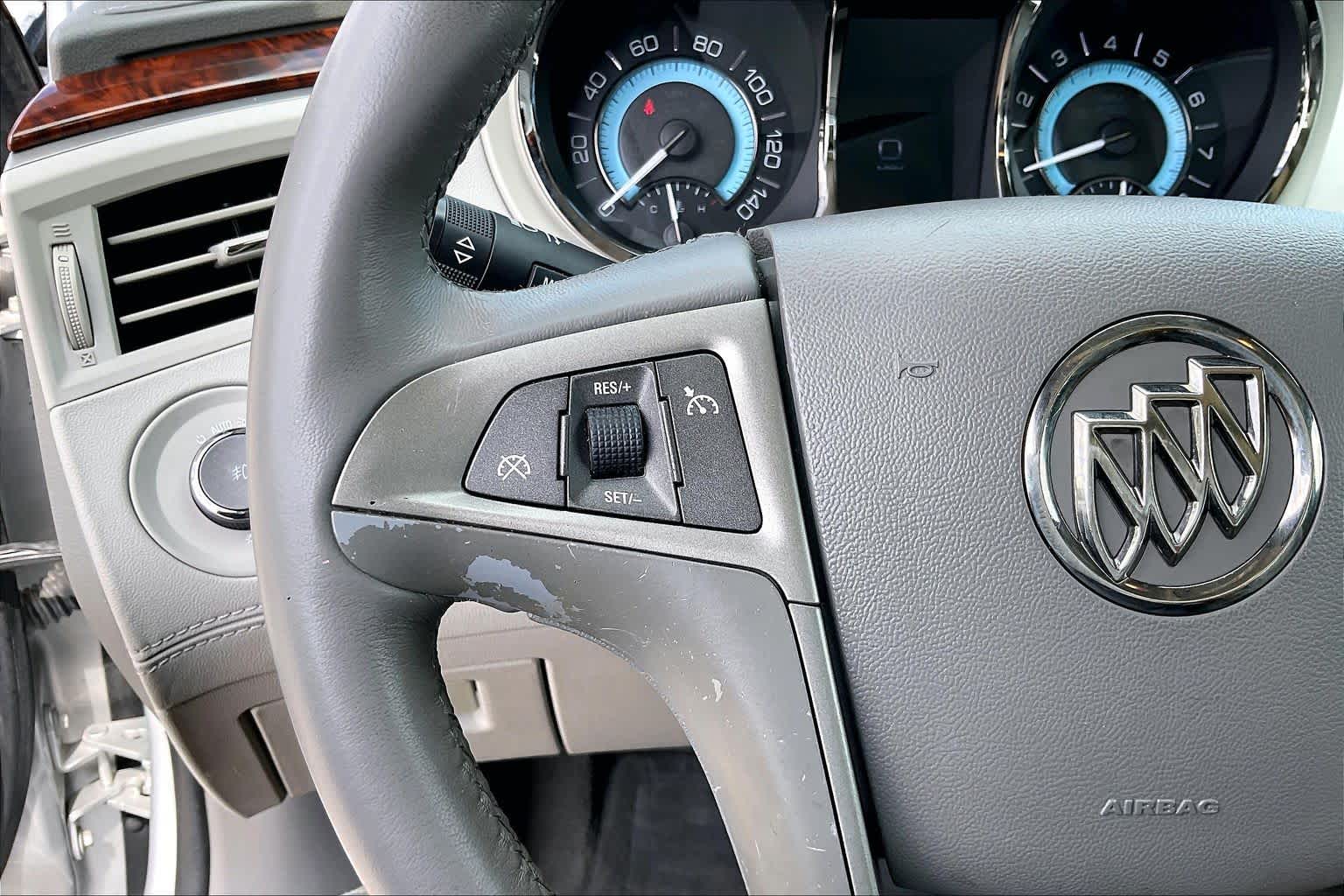 2012 Buick LaCrosse photo 23 of 33