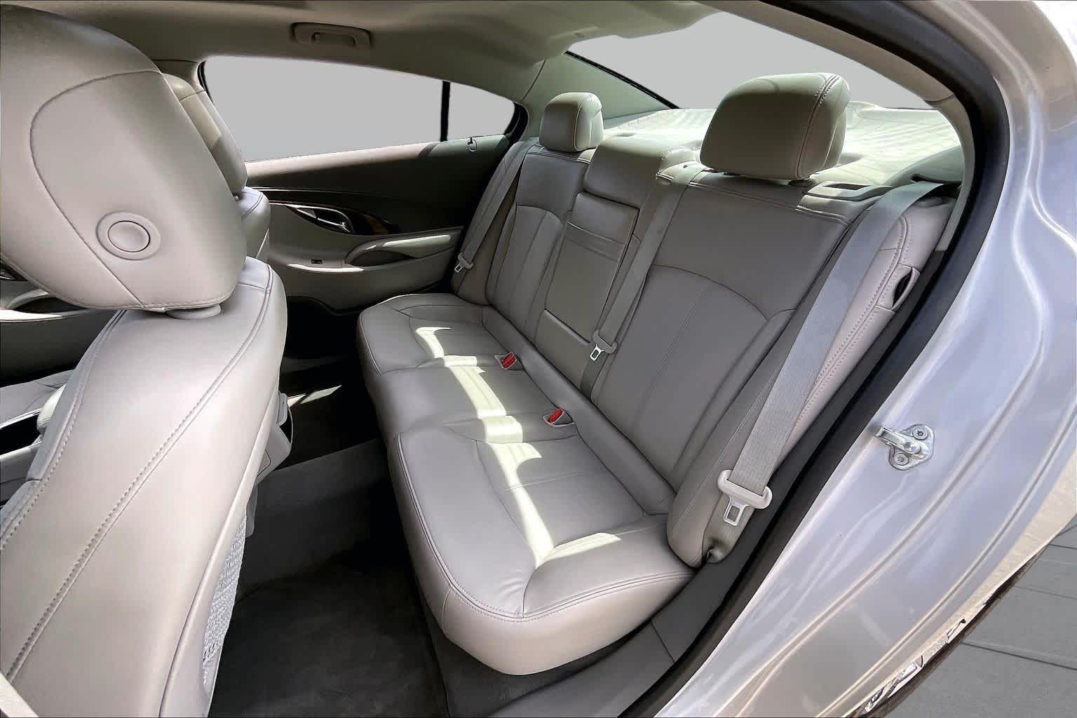 2012 Buick LaCrosse photo 19 of 33