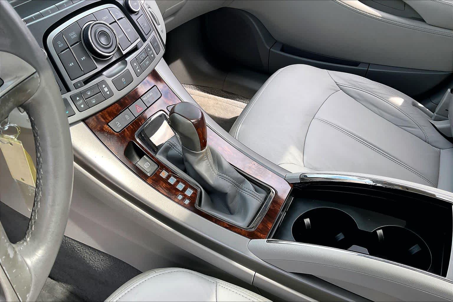 2012 Buick LaCrosse photo 16 of 33