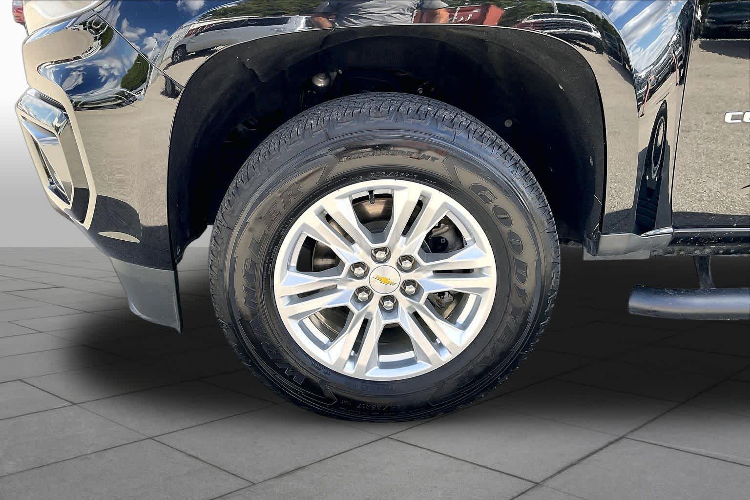 Used 2021 BLACK Chevrolet 2WD LT image 11