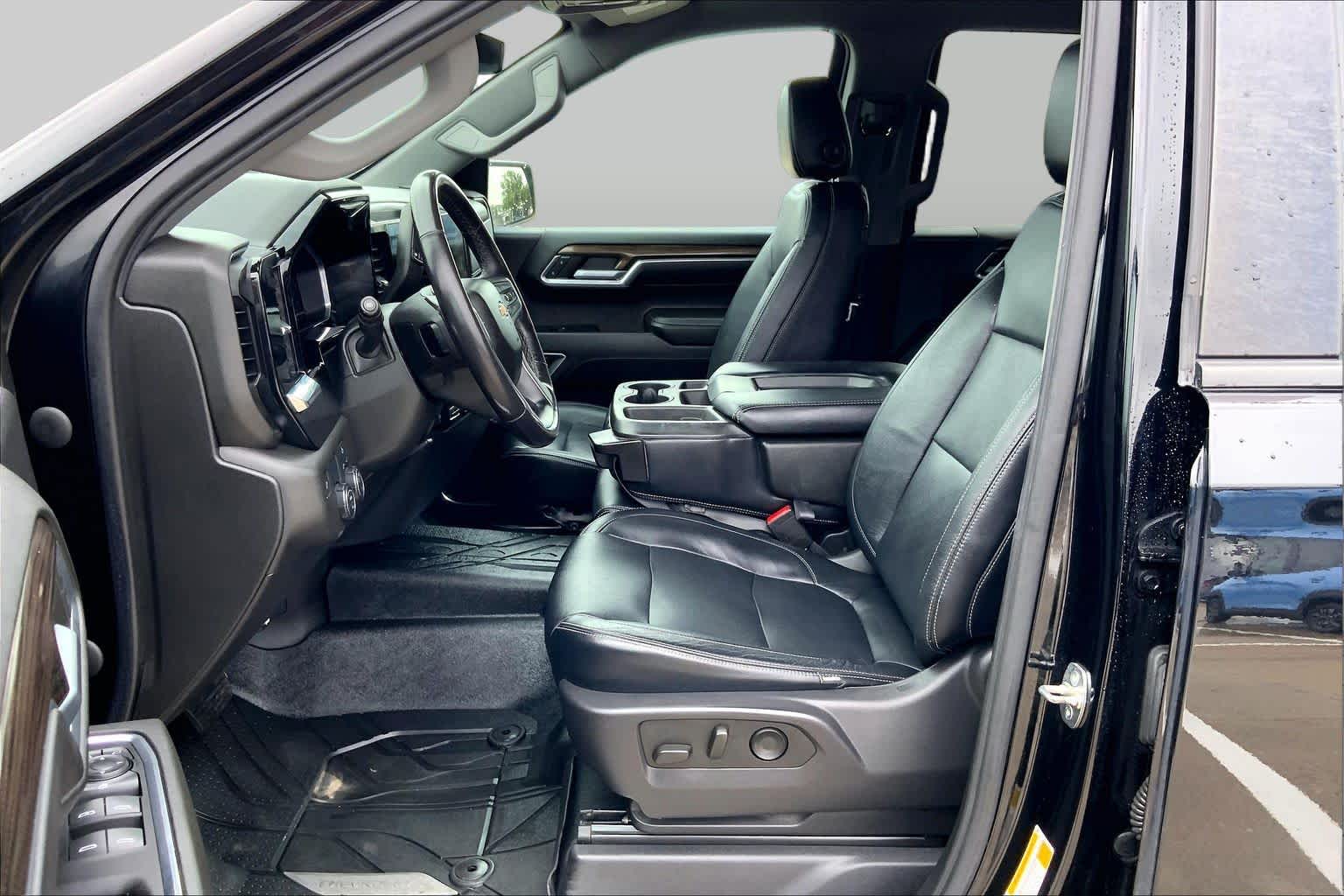 2022 Chevrolet Silverado 1500 LT - 11