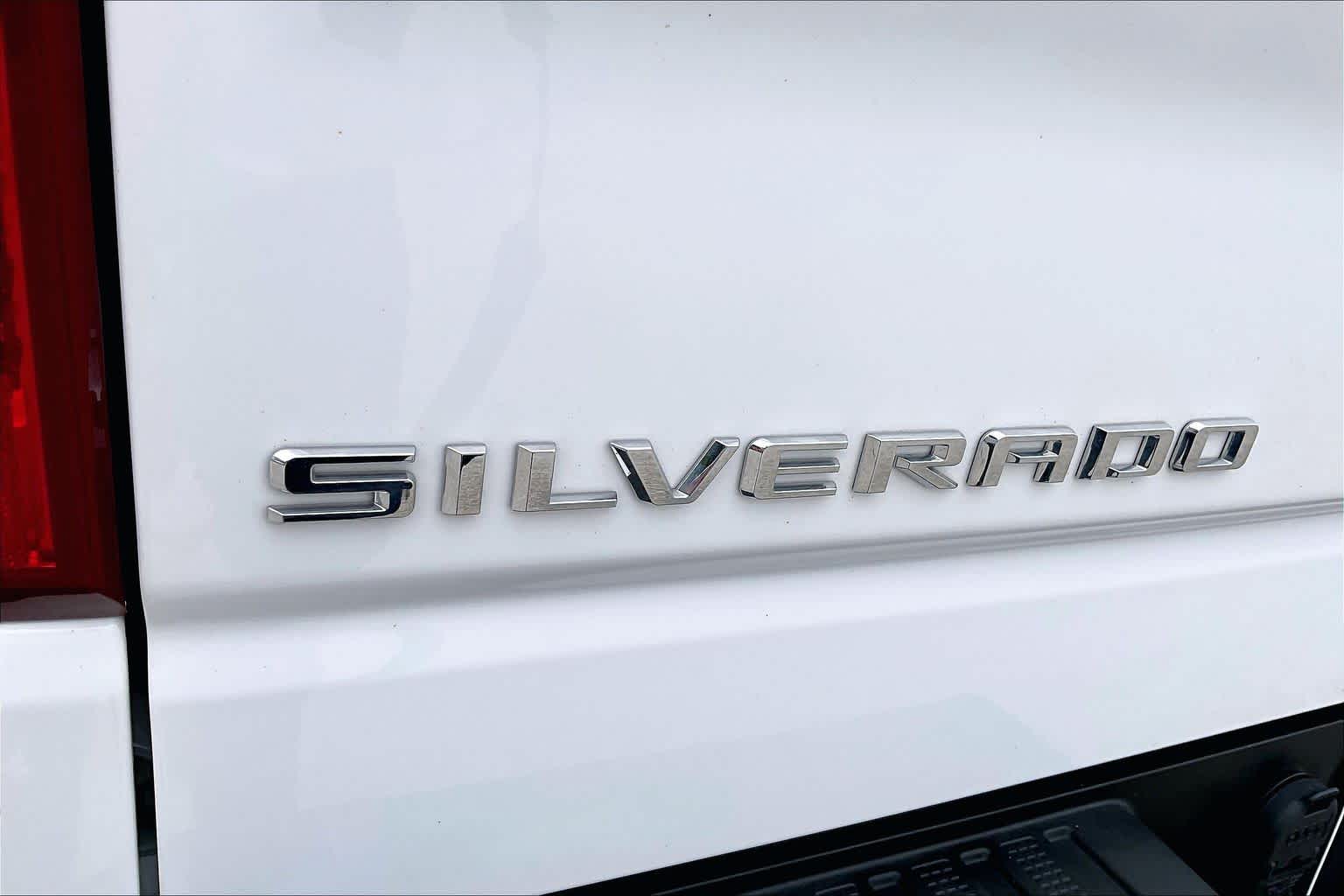 2024 Chevrolet Silverado 1500 LT Summit White at Group 1 GMC Buick South