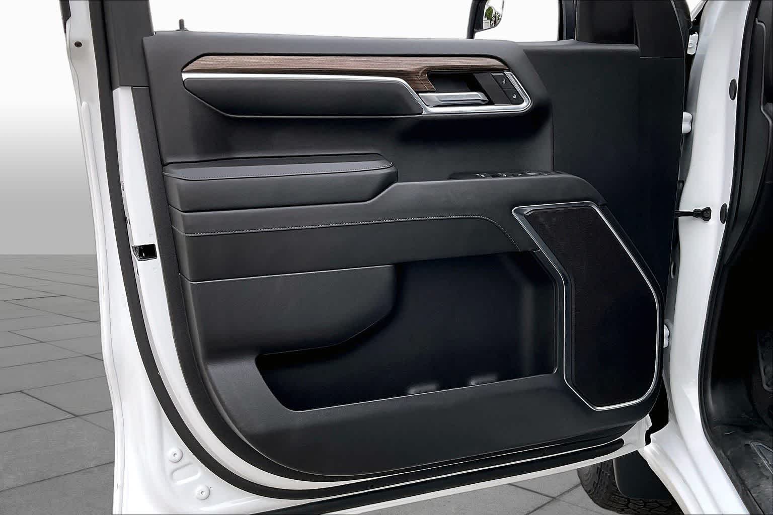 2024 Chevrolet Silverado 1500 LT Summit White at Davis Chevrolet