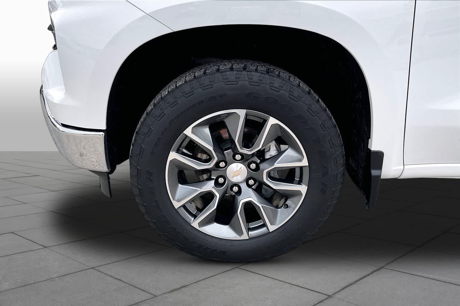 2024 Chevrolet Silverado 1500 LT Summit White at Davis Chevrolet