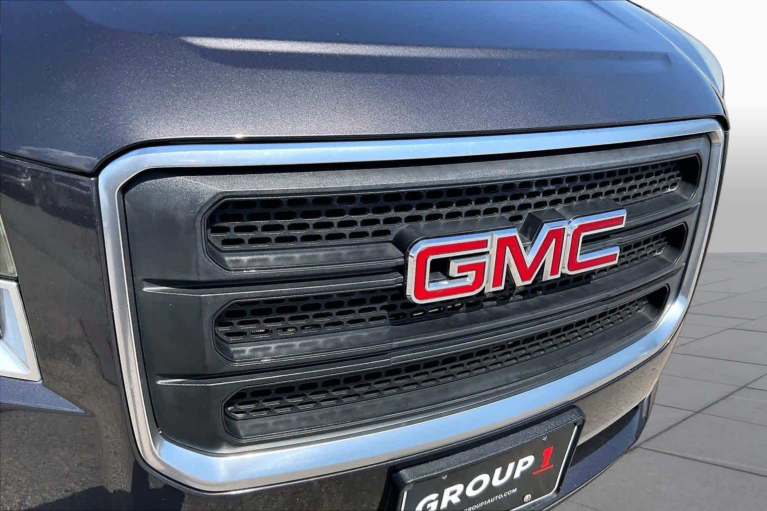 2016 GMC Acadia photo 28 of 33