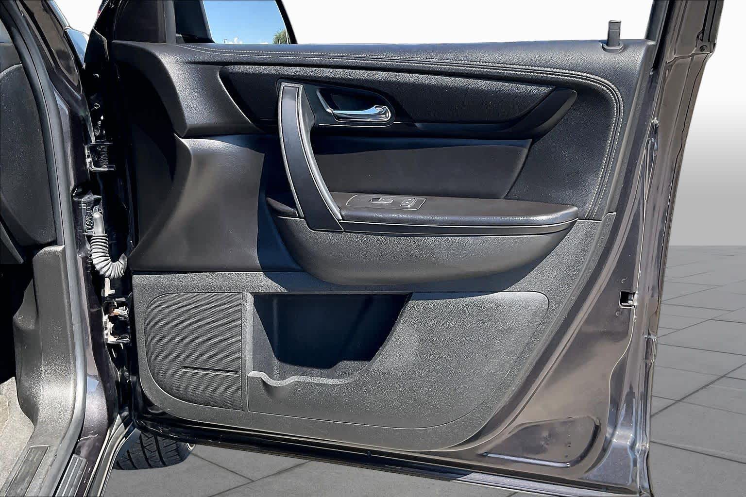 2016 GMC Acadia photo 22 of 33