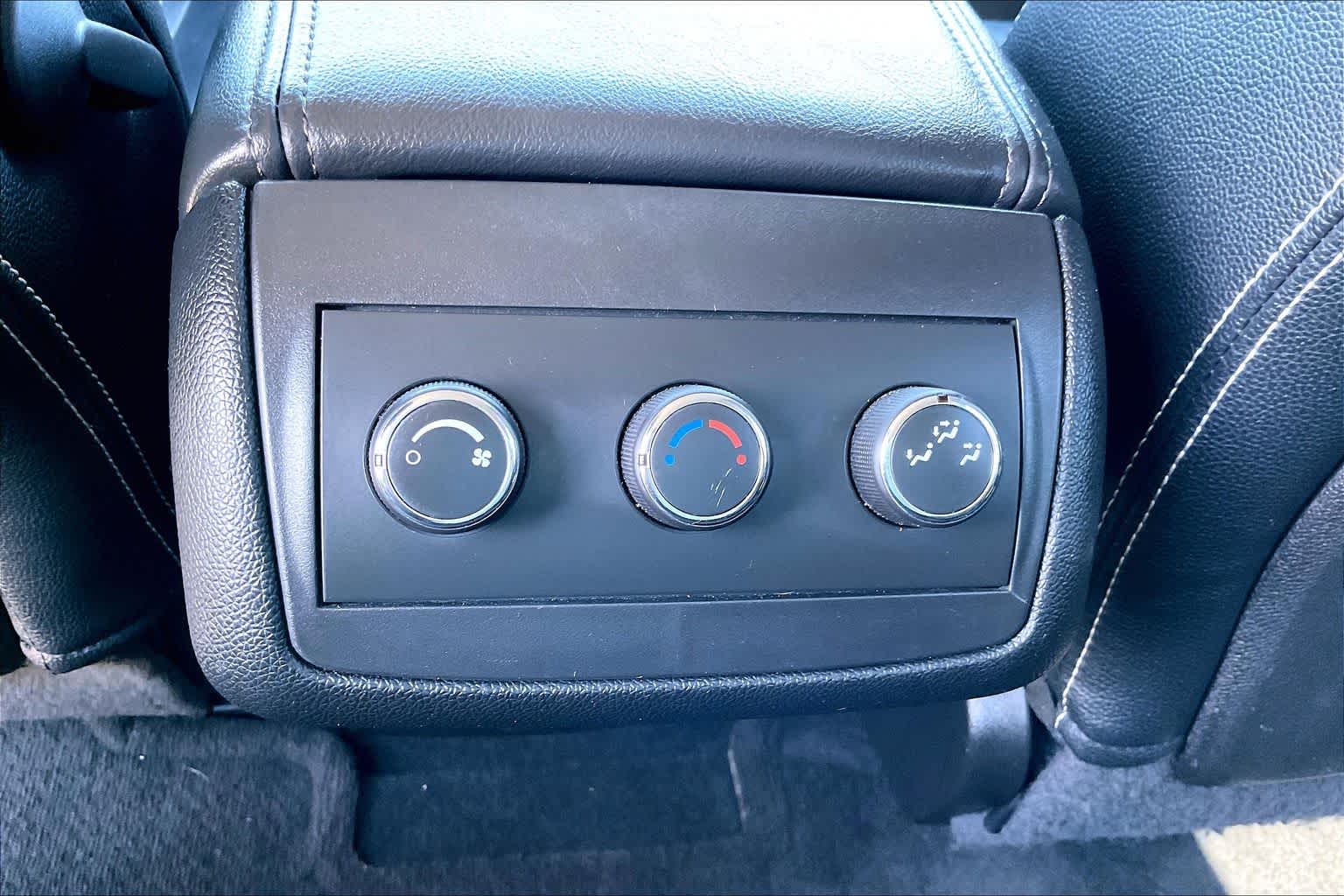 2016 GMC Acadia photo 30 of 33