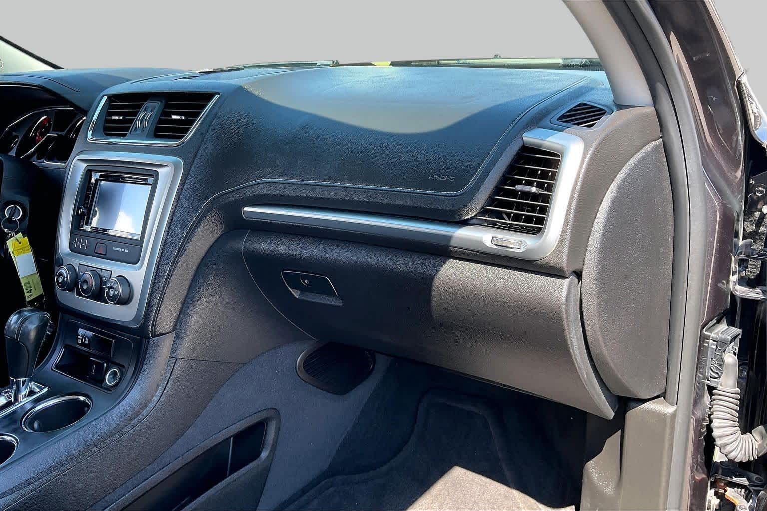 2016 GMC Acadia photo 18 of 33