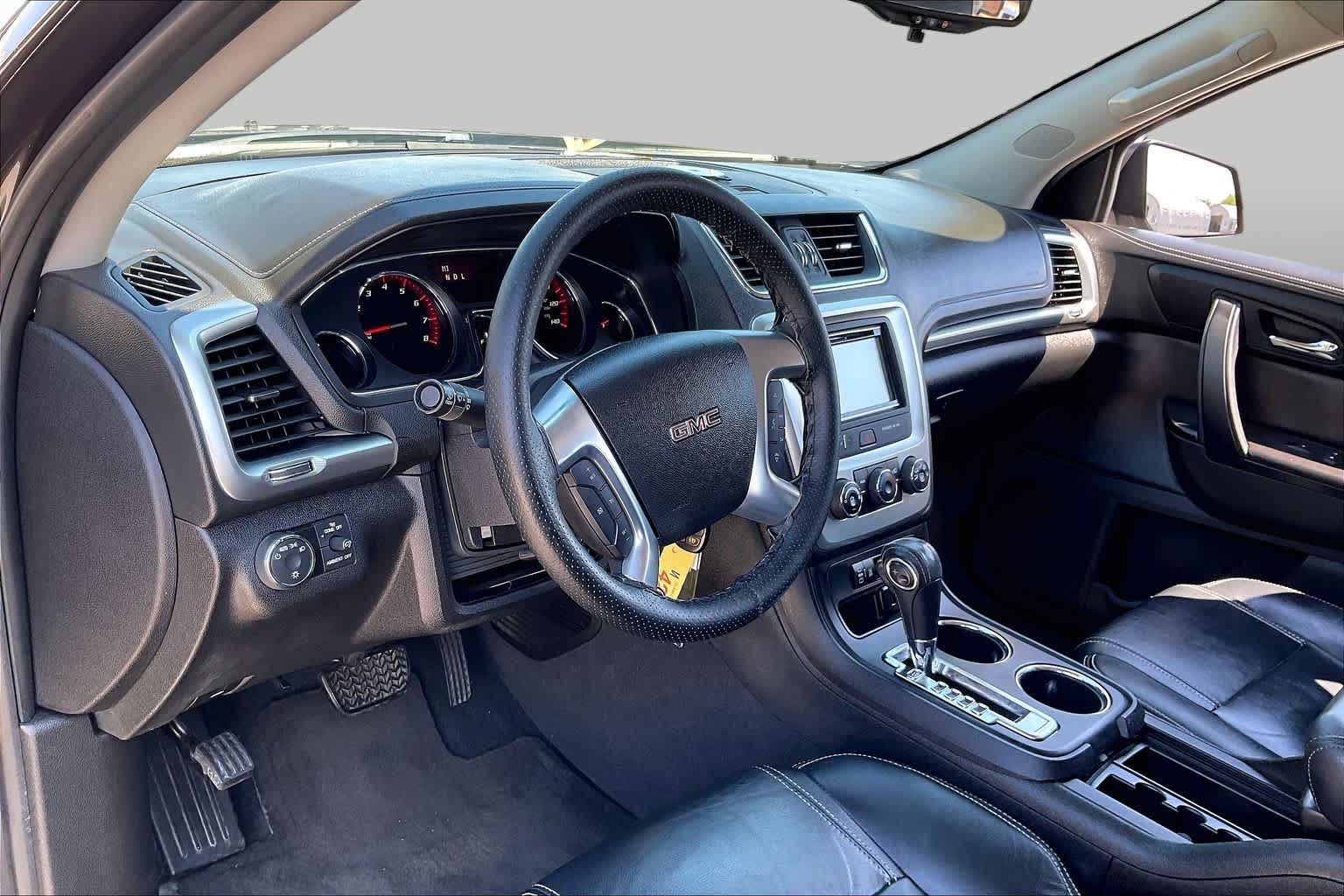 2016 GMC Acadia photo 17 of 33