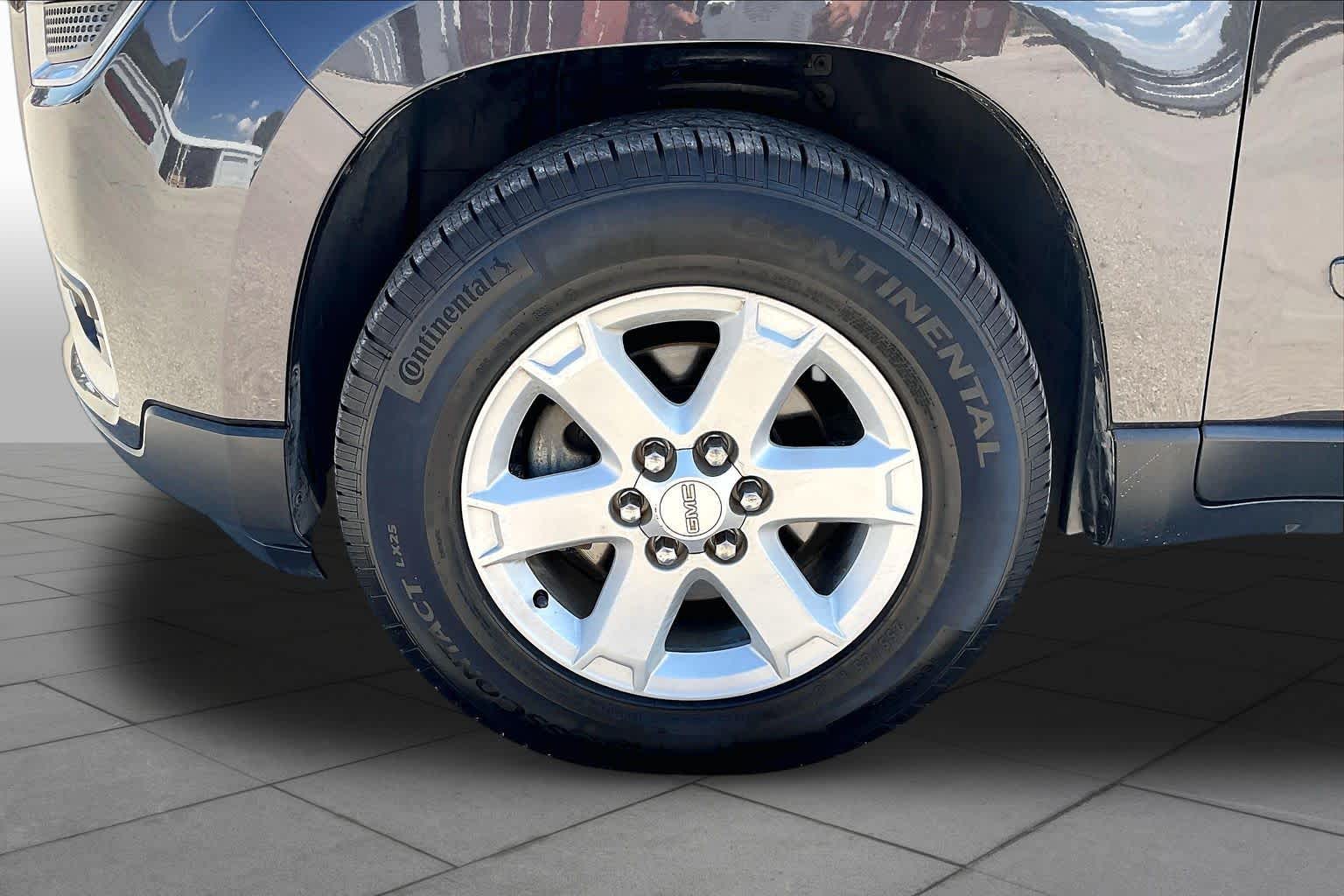 2016 GMC Acadia photo 11 of 33