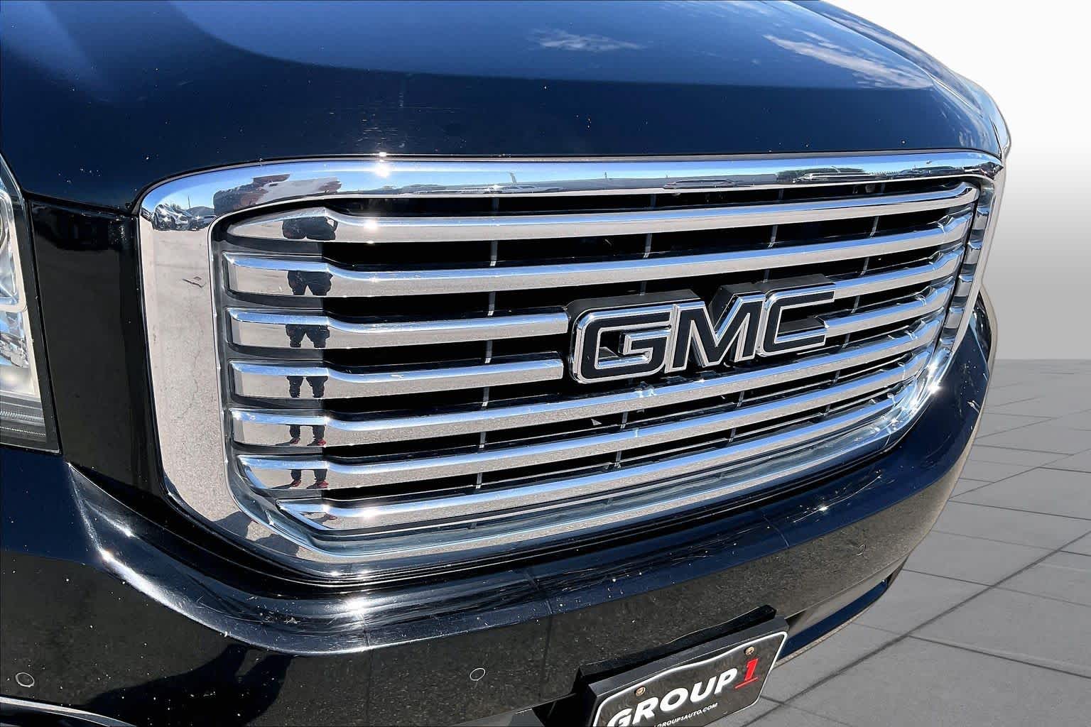 2020 GMC Yukon photo 30 of 35
